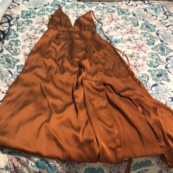 Backless, skit, bronzed maxi dress - Picture 2 of 6